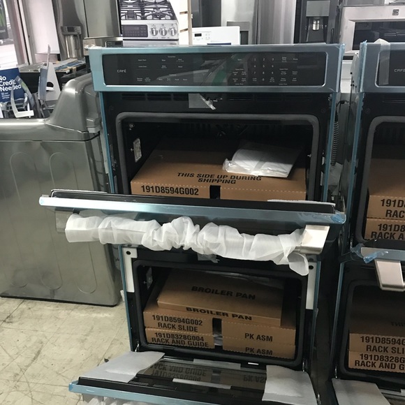 GE Cafe Series Double Convection Wall Oven - Picture 6 of 8